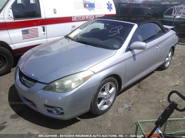 4T1FA38P37U109027 - 2007 TOYOTA CAMRY SOLARA SE/SLE SILVER photo 2