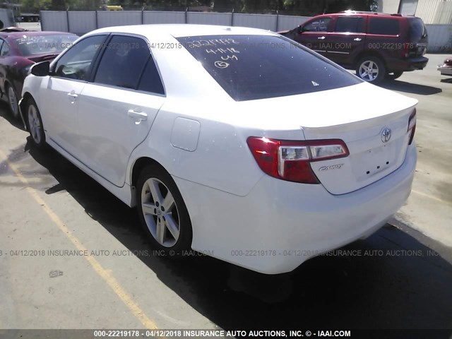 4T1BF1FK6CU194158 - 2012 TOYOTA CAMRY SE/LE/XLE 白色 照片 3