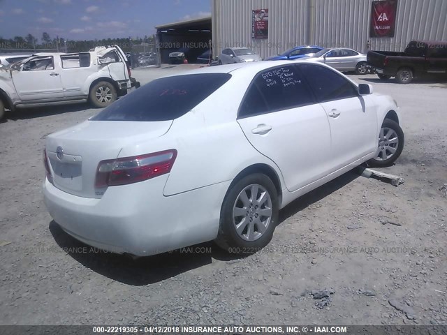 4T1BK46K97U557071 - 2007 TOYOTA CAMRY NEW GENERAT LE/XLE/SE WHITE photo 4