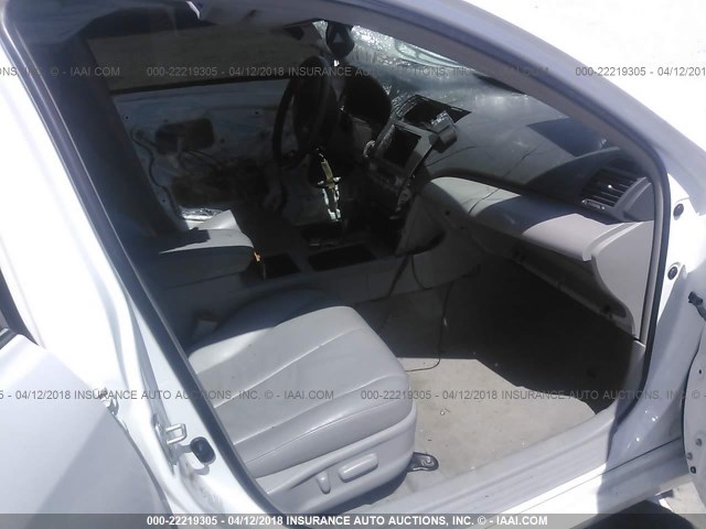 4T1BK46K97U557071 - 2007 TOYOTA CAMRY NEW GENERAT LE/XLE/SE WHITE photo 5