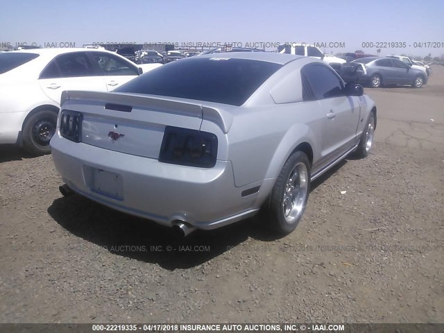 1ZVHT82H155147303 - 2005 FORD MUSTANG GT SILVER photo 4