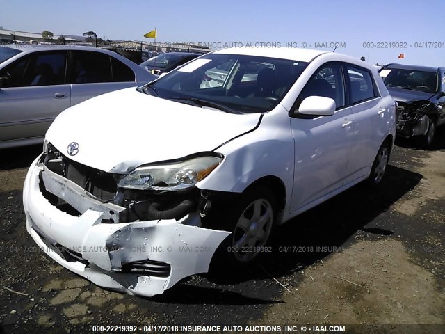2T1KU40E29C108915 - 2009 TOYOTA COROLLA MATRIX  WHITE photo 2