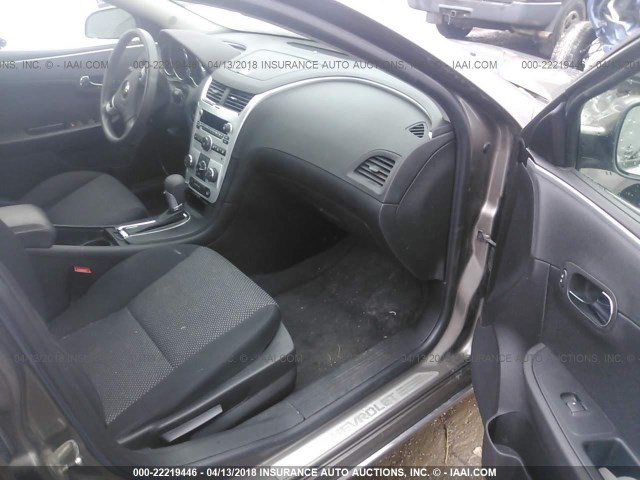 1G1ZC5E15BF273456 - 2011 CHEVROLET MALIBU 1LT 金色 照片 5