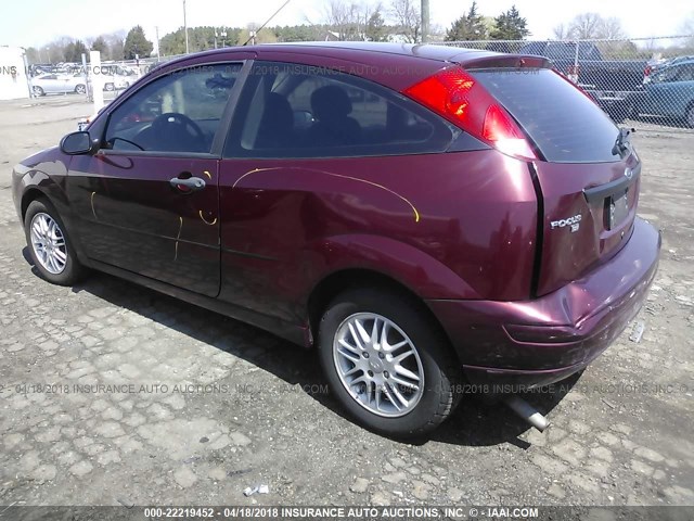 1FAFP31N47W180601 - 2007 FORD FOCUS ZX3/S/SE/SES RED photo 3