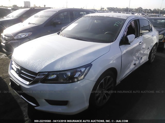 1HGCR2F59FA213003 - 2015 HONDA ACCORD SPORT 白色 照片 2
