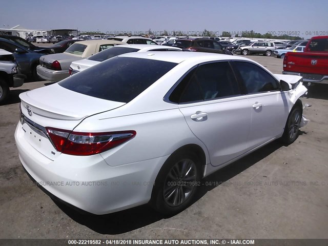4T1BF1FK0GU157936 - 2016 TOYOTA CAMRY LE/XLE/SE/XSE WHITE photo 4
