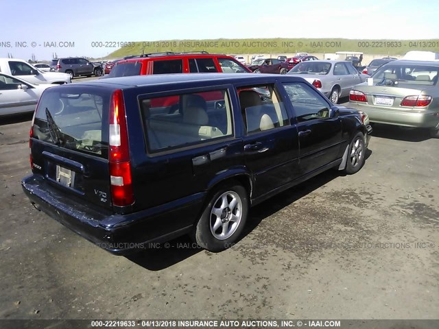 YV1LW5677W2451933 - 1998 VOLVO V70 GLT BLUE photo 4