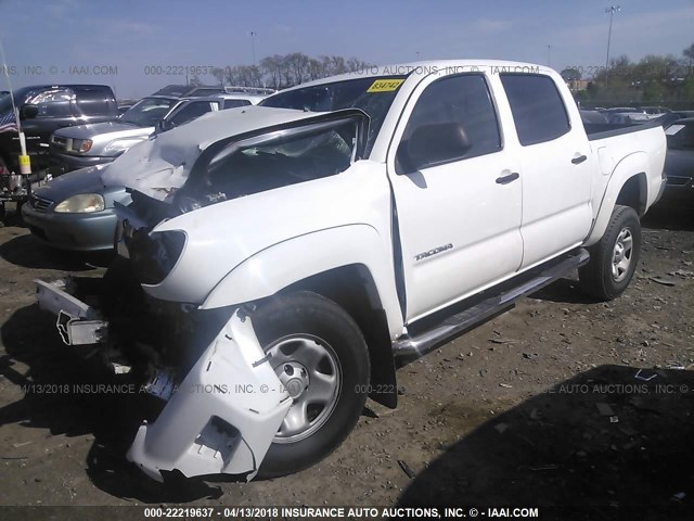 3TMLU4EN0CM092175 - 2012 TOYOTA TACOMA DOUBLE CAB თეთრი ფოტო 2