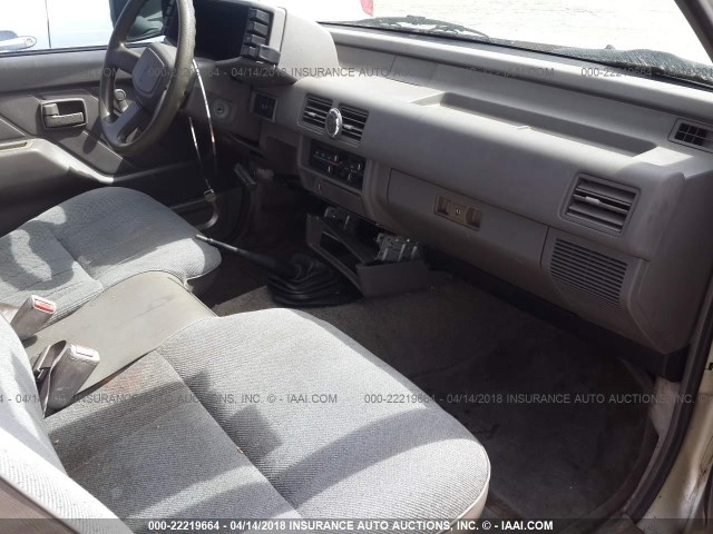 JAACL11L7S7211782 - 1995 ISUZU CONVENTIONAL SHORT BED SILVER photo 5