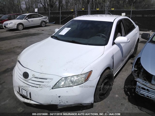 4T4BE46K08R025576 - 2008 TOYOTA CAMRY CE/LE/XLE/SE WHITE photo 2