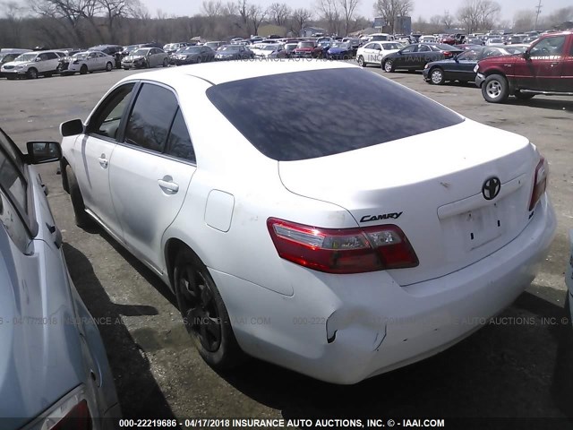 4T4BE46K08R025576 - 2008 TOYOTA CAMRY CE/LE/XLE/SE WHITE photo 3