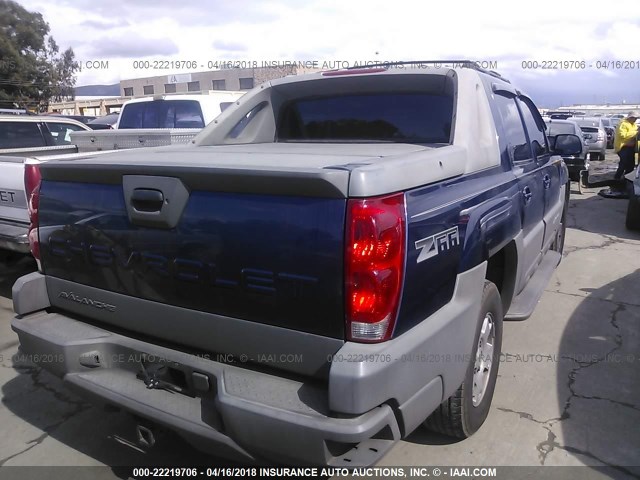 3GNEC13TX2G131368 - 2002 CHEVROLET AVALANCHE C1500 BLUE photo 4