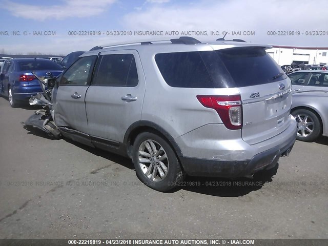 1FMHK7D87CGA24132 - 2012 FORD EXPLORER XLT SILVER photo 3