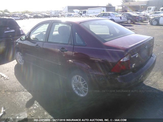 1FAFP34N27W127990 - 2007 FORD FOCUS ZX4/S/SE/SES RED photo 3