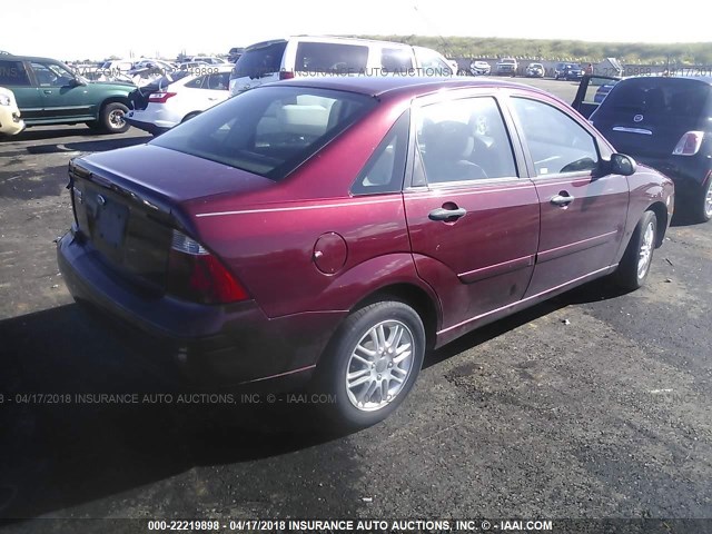 1FAFP34N27W127990 - 2007 FORD FOCUS ZX4/S/SE/SES RED photo 4