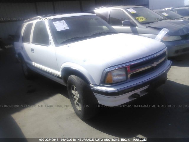 1GNDT13WXV2251478 - 1997 CHEVROLET BLAZER WHITE photo 1