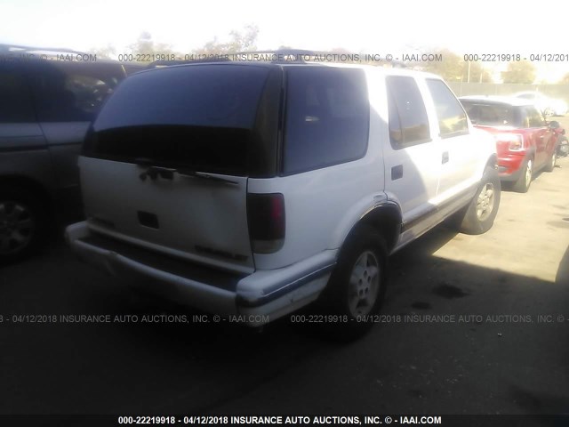 1GNDT13WXV2251478 - 1997 CHEVROLET BLAZER WHITE photo 4