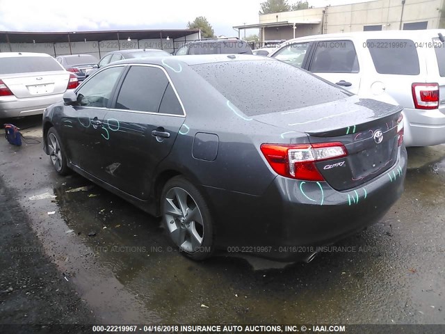 4T1BK1FK6CU017248 - 2012 TOYOTA CAMRY SE/XLE GRAY photo 3