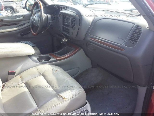 5LMRU27LXXLJ03516 - 1999 LINCOLN NAVIGATOR RED photo 5