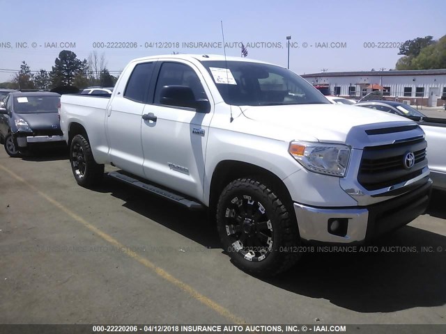 5TFUW5F16FX419323 - 2015 TOYOTA TUNDRA DOUBLE CAB SR/SR5 WHITE photo 1