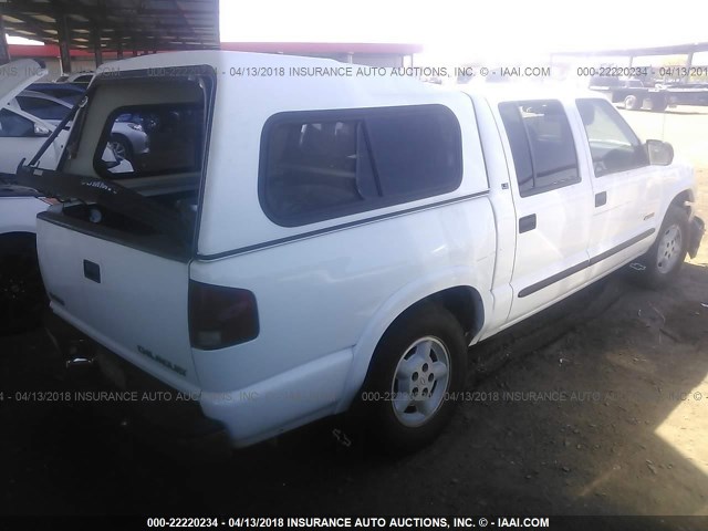 1GCDT13W21K155573 - 2001 CHEVROLET S TRUCK S10 WHITE photo 4