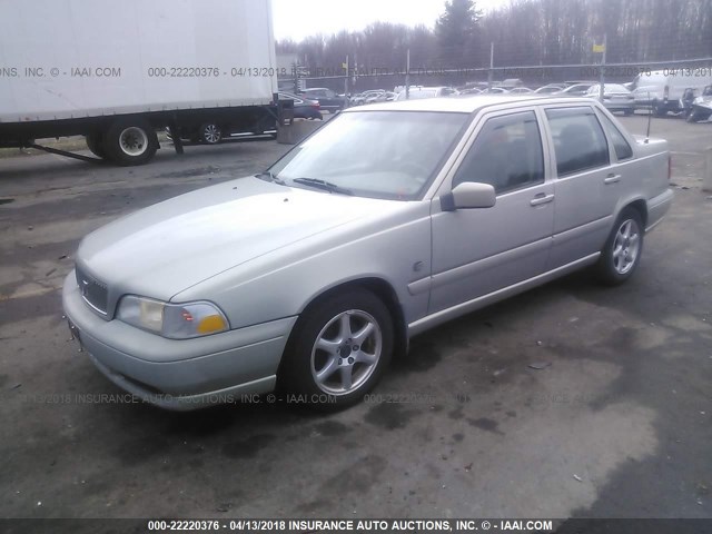 YV1LS61J0Y2628684 - 2000 VOLVO S70 SE SILVER photo 2