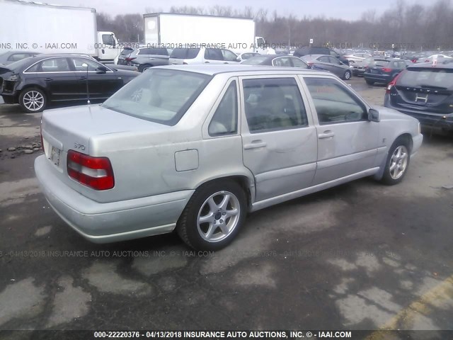 YV1LS61J0Y2628684 - 2000 VOLVO S70 SE SILVER photo 4