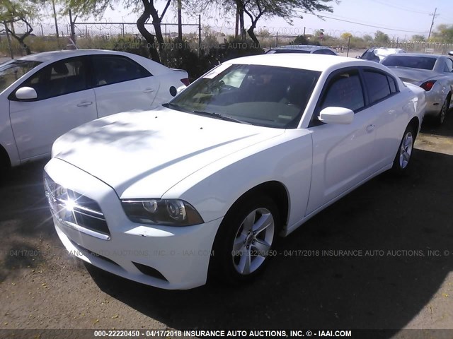 2B3CL3CG5BH553824 - 2011 DODGE CHARGER WHITE photo 2