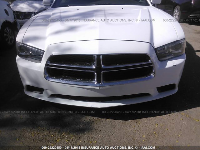 2B3CL3CG5BH553824 - 2011 DODGE CHARGER WHITE photo 6