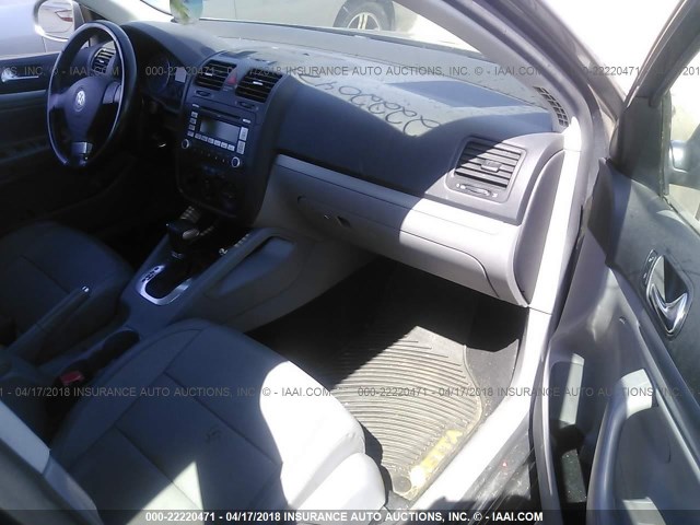 3VWRJ71KX8M187430 - 2008 VOLKSWAGEN JETTA WOLFSBURG 灰色 照片 5