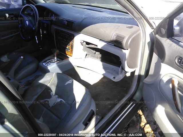 WVWWH63B32E105172 - 2002 VOLKSWAGEN PASSAT GLX 绿色 照片 5