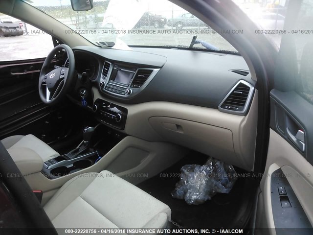 KM8J3CA46HU385028 - 2017 HYUNDAI TUCSON LIMITED/SPORT AND ECO/SE MAROON photo 5