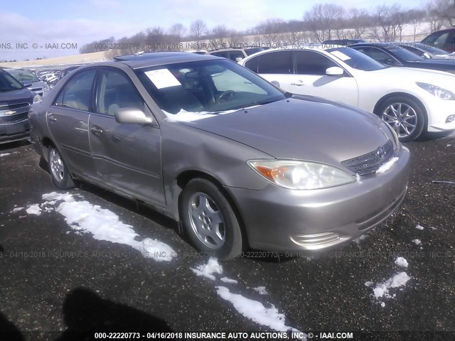 4T1BF32K52U019125 - 2002 TOYOTA CAMRY LE/XLE/SE ბეჟი ფოტო 1