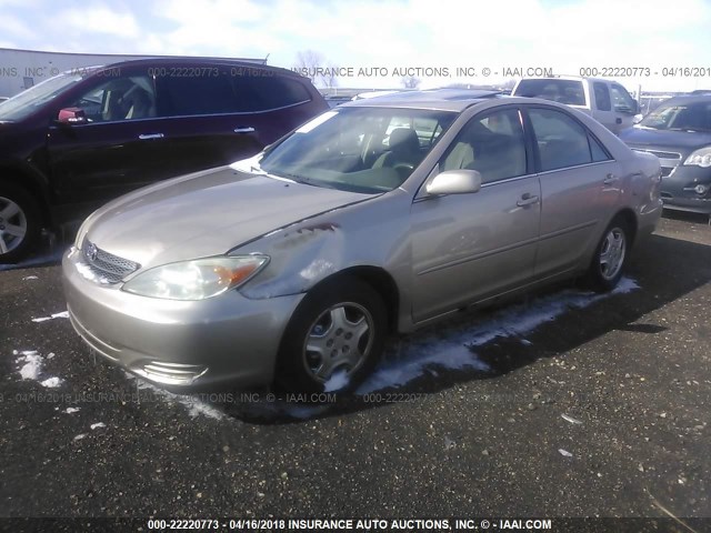 4T1BF32K52U019125 - 2002 TOYOTA CAMRY LE/XLE/SE ბეჟი ფოტო 2