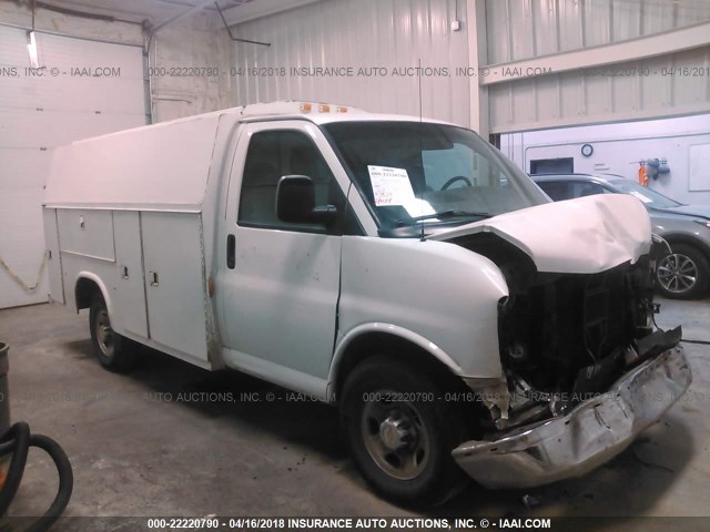 1GBHG31UX41131751 - 2004 CHEVROLET EXPRESS G3500  WHITE photo 1