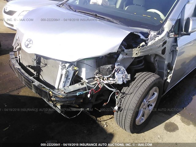 5TDKK3DC9BS082996 - 2011 TOYOTA SIENNA LE SILVER photo 6