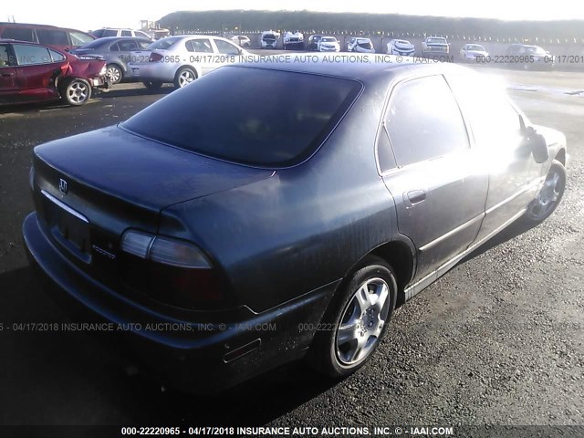 1HGCD5633VA086021 - 1997 HONDA ACCORD LX/EX BLUE photo 4