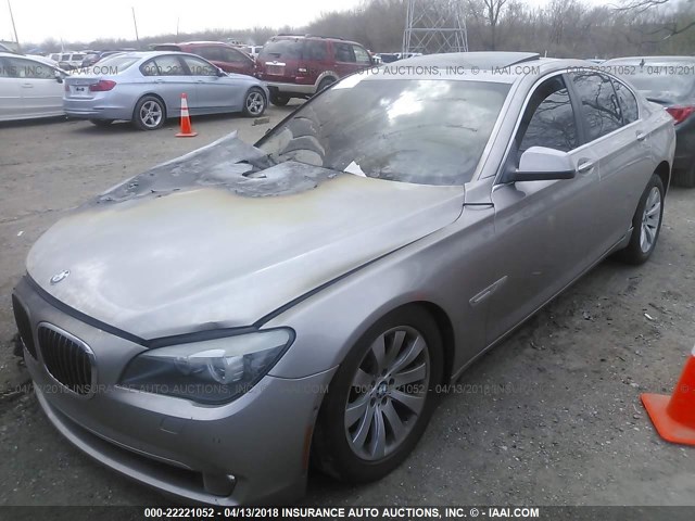WBAKA83599CY35051 - 2009 BMW 750 I SILVER photo 2