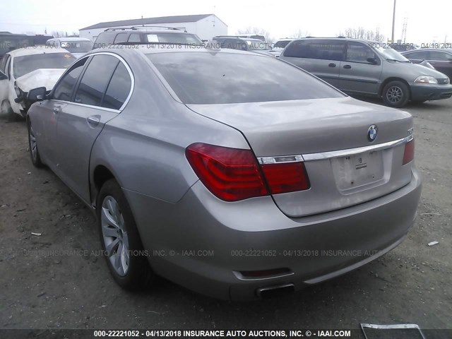 WBAKA83599CY35051 - 2009 BMW 750 I SILVER photo 3