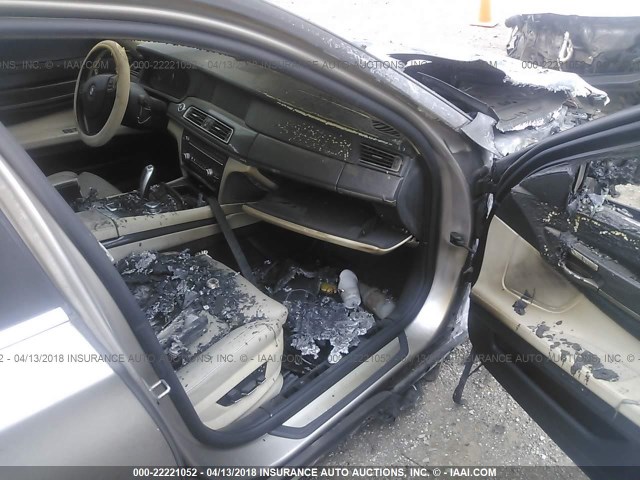 WBAKA83599CY35051 - 2009 BMW 750 I SILVER photo 5