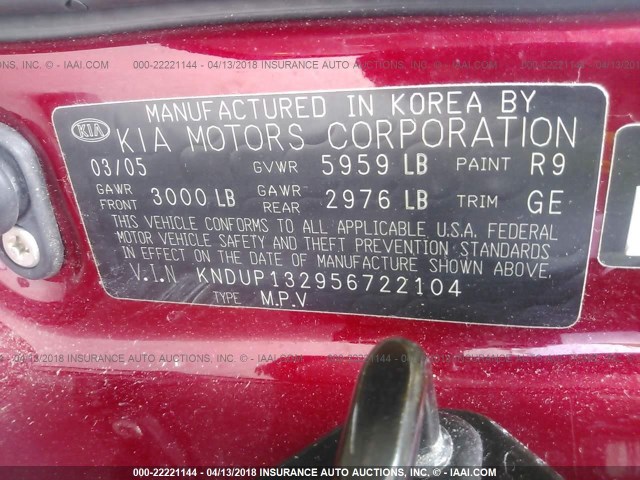 KNDUP132956722104 - 2005 KIA SEDONA EX/LX RED photo 9