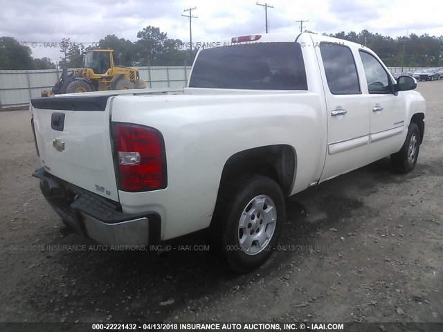 3GCPCSE0XDG201514 - 2013 CHEVROLET SILVERADO C1500 LT WHITE photo 4