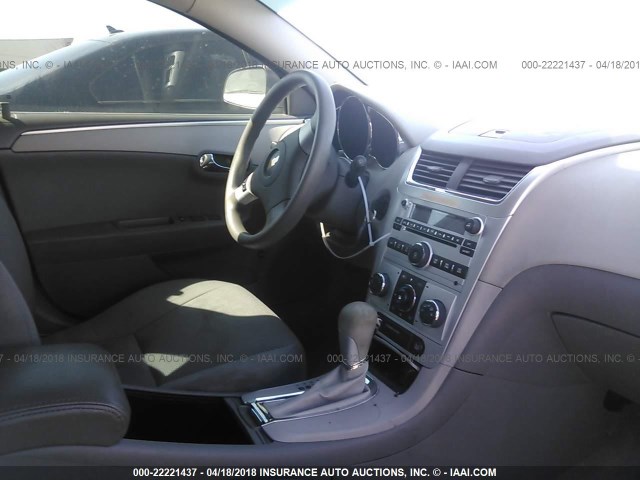 1G1ZA5E05CF388640 - 2012 CHEVROLET MALIBU LS 白色 照片 5