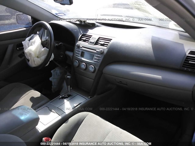 4T1BF3EK7AU087694 - 2010 TOYOTA CAMRY SE/LE/XLE 灰色 照片 5