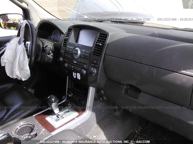 5N1AR18B18C637829 - 2008 NISSAN PATHFINDER S/LE/SE SILVER photo 5