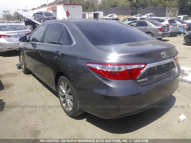 4T4BF1FK7GR537457 - 2016 TOYOTA CAMRY LE/XLE/SE/XSE GRAY photo 3