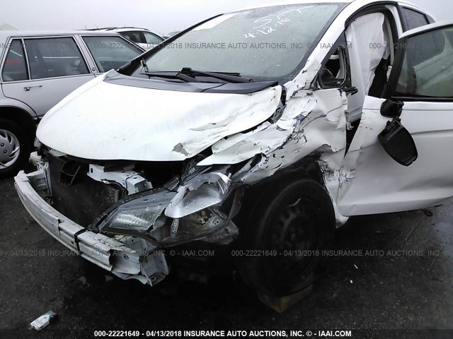 3HGGK5H53FM758914 - 2015 HONDA FIT LX WHITE photo 6