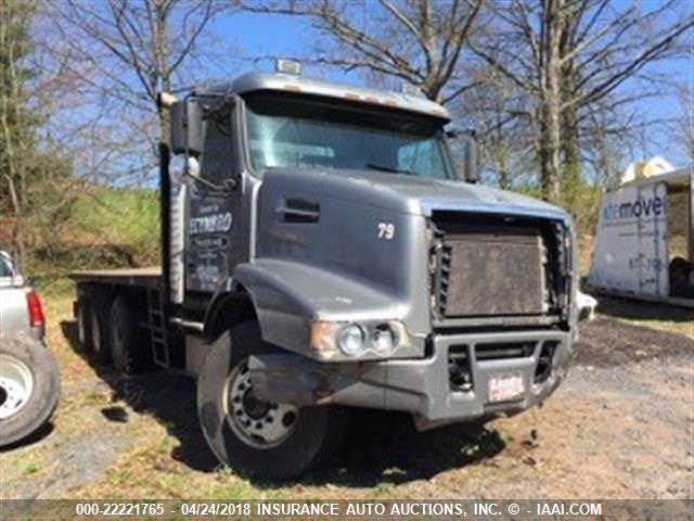 4V5K99GF12N334105 - 2002 VOLVO VHD GRAY photo 1