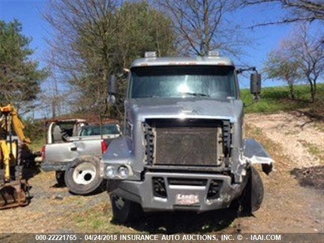 4V5K99GF12N334105 - 2002 VOLVO VHD GRAY photo 3