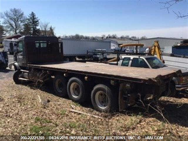 4V5K99GF12N334105 - 2002 VOLVO VHD GRAY photo 4